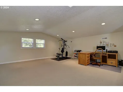 1214 Nw Lakeview Road Vancouver WA 98665