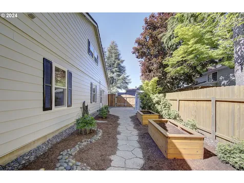 1214 Nw Lakeview Road Vancouver WA 98665