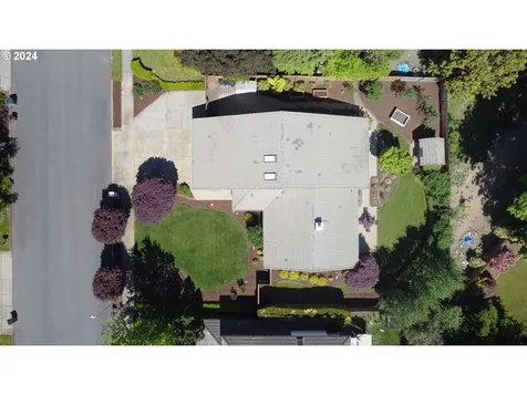 1214 Nw Lakeview Road Vancouver WA 98665