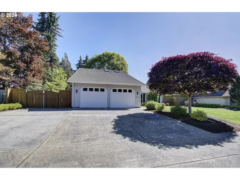 1214 Nw Lakeview Road Vancouver WA 98665