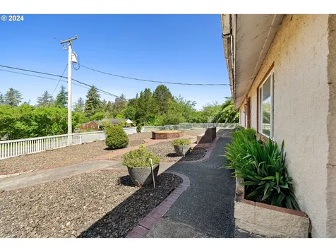 1421 N Wahanna Road Seaside OR 97138