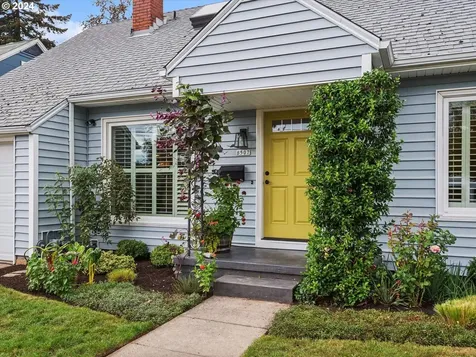 8507 Ne Pacific Street Portland OR 97220