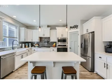 2291 SE 11th Avenue Canby OR 97013