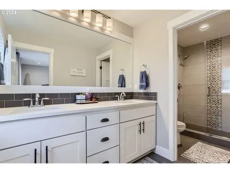 2291 SE 11th Avenue Canby OR 97013
