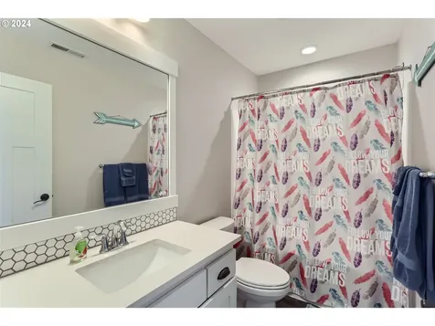 2291 SE 11th Avenue Canby OR 97013
