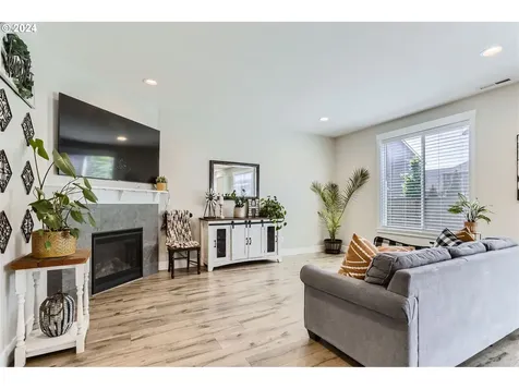 2291 SE 11th Avenue Canby OR 97013