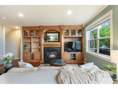 2054 Nw Fargo Loop Camas WA 98607