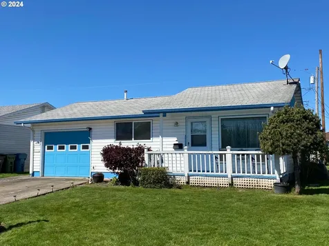 1455 Country Club Circle Woodburn OR 97071