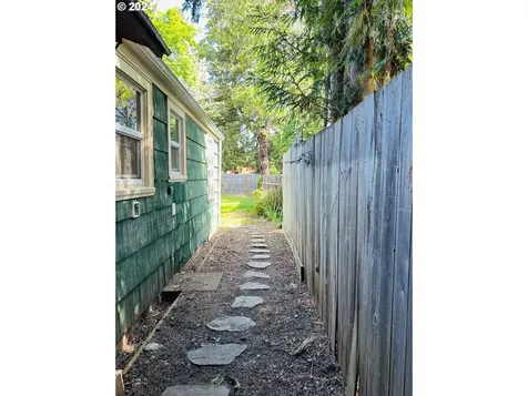 141 Tatum Lane Eugene OR 97404