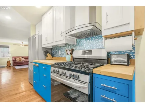 770 SE 16th Avenue Hillsboro OR 97123