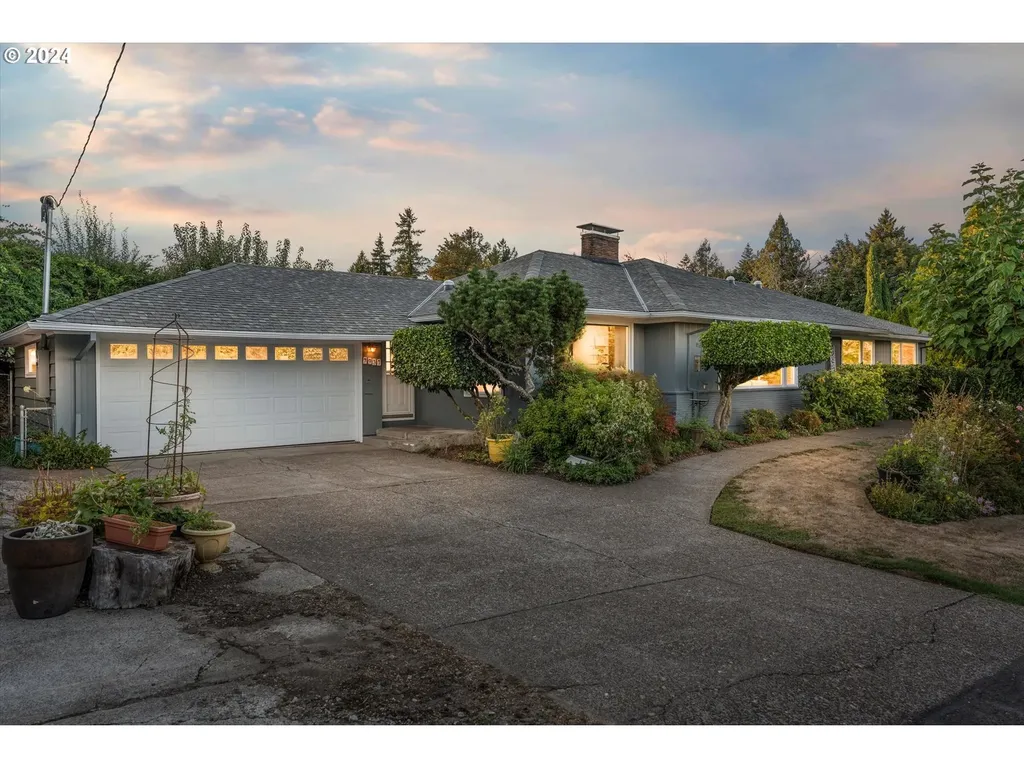 7937 SW Crestline Drive Portland OR 97219