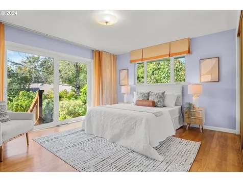 7937 SW Crestline Drive Portland OR 97219