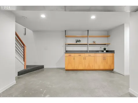 7937 SW Crestline Drive Portland OR 97219