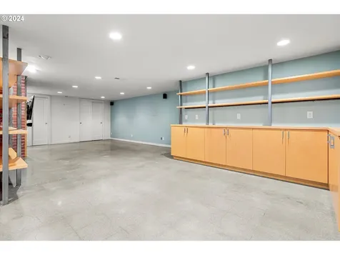 7937 SW Crestline Drive Portland OR 97219