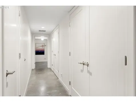 7937 SW Crestline Drive Portland OR 97219