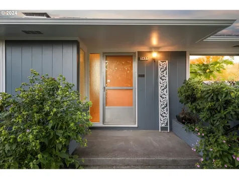 7937 SW Crestline Drive Portland OR 97219