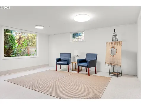 7937 SW Crestline Drive Portland OR 97219