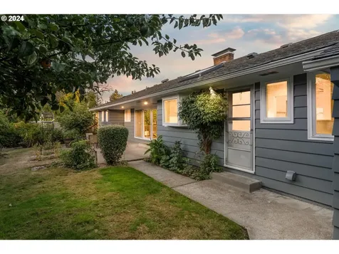 7937 SW Crestline Drive Portland OR 97219