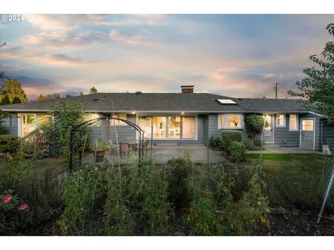 7937 SW Crestline Drive Portland OR 97219