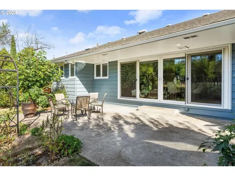 7937 SW Crestline Drive Portland OR 97219
