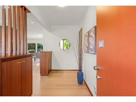 7937 SW Crestline Drive Portland OR 97219
