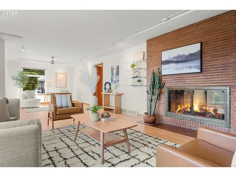 7937 SW Crestline Drive Portland OR 97219