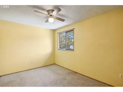 15705 NE 9th Circle Vancouver WA 98684