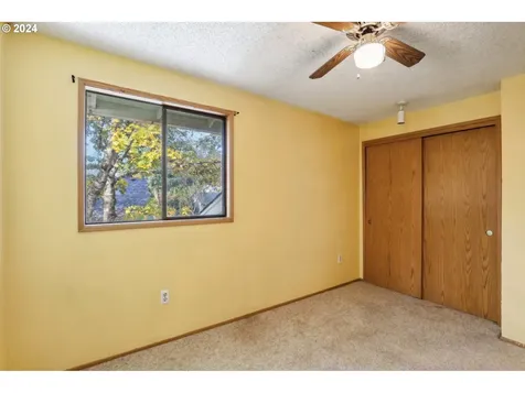 15705 NE 9th Circle Vancouver WA 98684