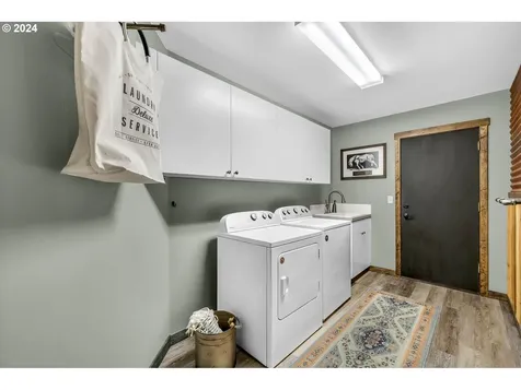 1127 E Pioneer Loop La Center WA 98629