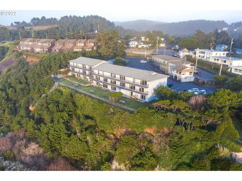 4229 Sw Beach Avenue Lincoln City OR 97367