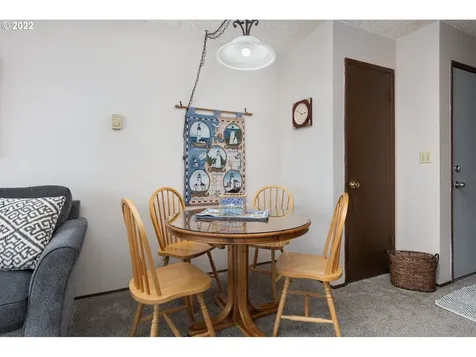 4229 Sw Beach Avenue Lincoln City OR 97367