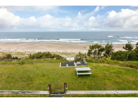 4229 Sw Beach Avenue Lincoln City OR 97367