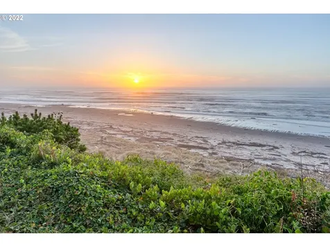 4229 Sw Beach Avenue Lincoln City OR 97367