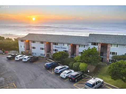 4229 Sw Beach Avenue Lincoln City OR 97367
