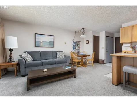 4229 Sw Beach Avenue Lincoln City OR 97367