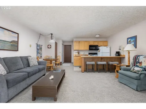 4229 Sw Beach Avenue Lincoln City OR 97367