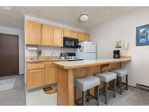 4229 Sw Beach Avenue Lincoln City OR 97367