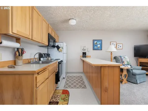 4229 Sw Beach Avenue Lincoln City OR 97367