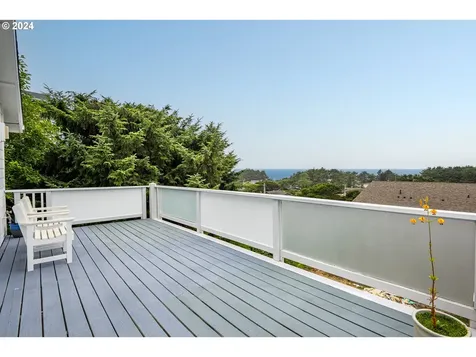 441 King Street Yachats OR 97498