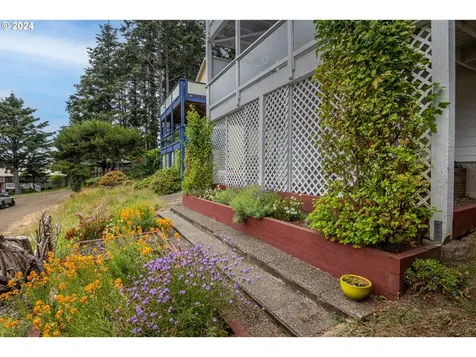 441 King Street Yachats OR 97498