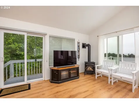 441 King Street Yachats OR 97498