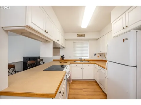 441 King Street Yachats OR 97498