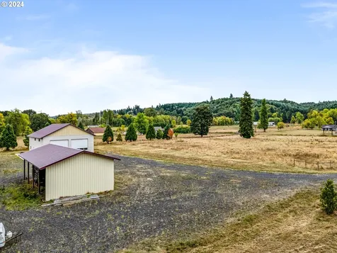 143 Smokey Valley Road Toledo WA 98591
