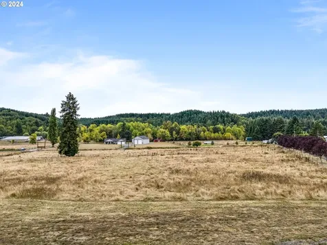 143 Smokey Valley Road Toledo WA 98591