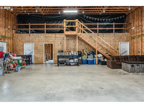 143 Smokey Valley Road Toledo WA 98591