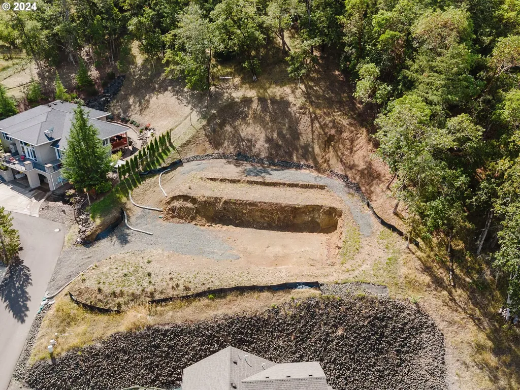233 Winchester Creek Avenue Winchester OR 97495