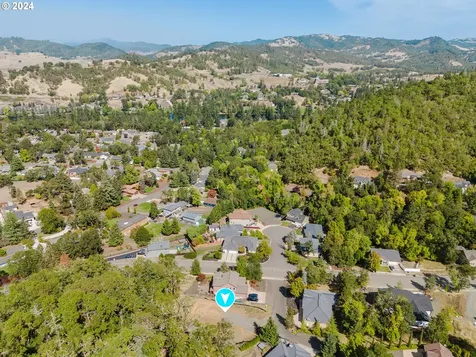 233 Winchester Creek Avenue Winchester OR 97495
