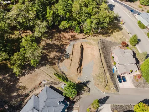 233 Winchester Creek Avenue Winchester OR 97495