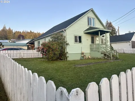 1715 20th Street Myrtle Point OR 97458