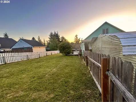 1715 20th Street Myrtle Point OR 97458